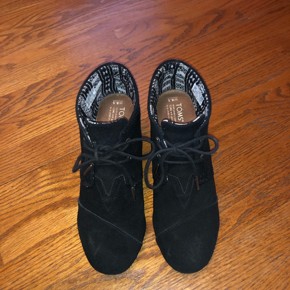 Toms Black Wedges